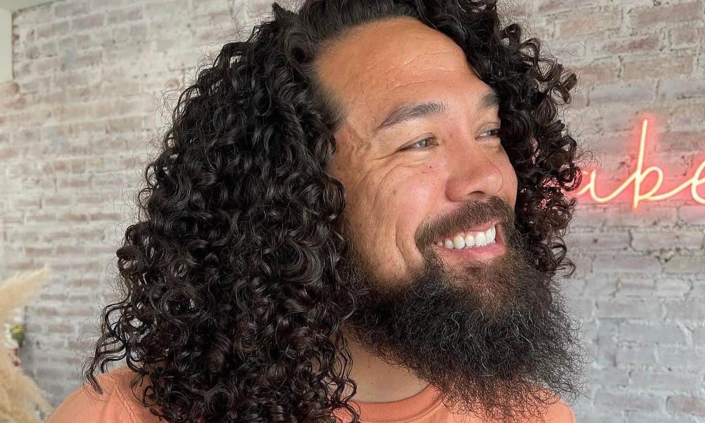 6 Finest Shampoos for Males with Curly Hair That Assist in 2024